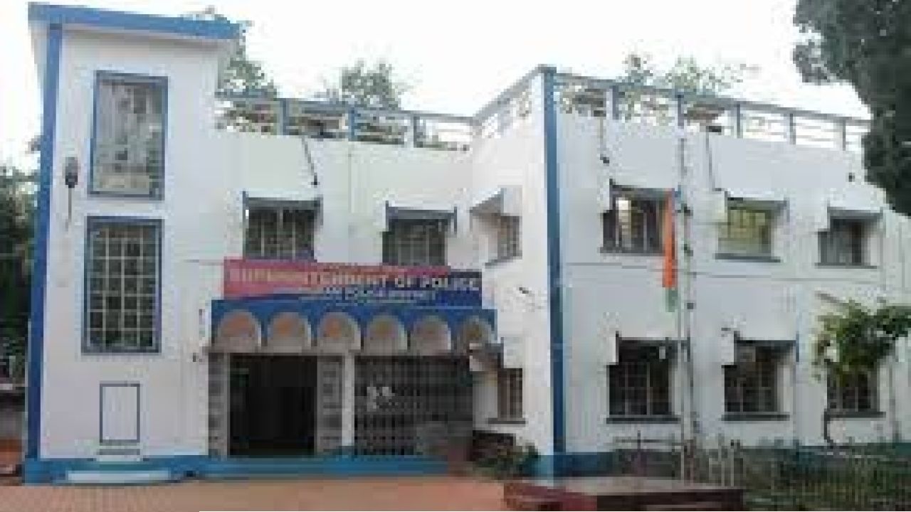 ঝাড়গ্রাম পুলিশ লাইন থেকে নিখোঁজ পুরুলিয়ার কনস্টেবল! তদন্তে গাফিলতির অভিযোগে সরব সাংসদ