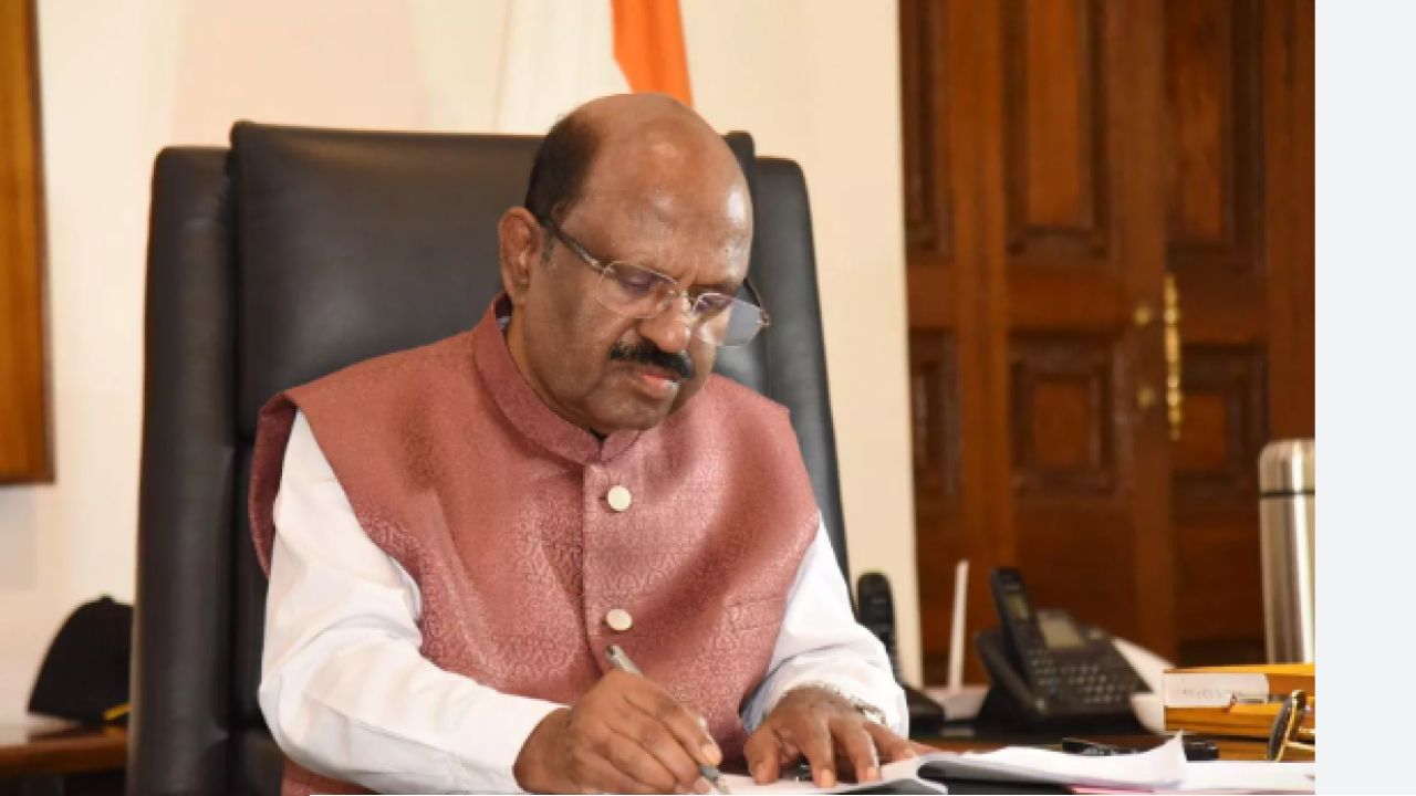 বাংলা থেকে বিদায়, গন্তব্য কেরল! 'নতুন দায়িত্বে' কী ইঙ্গিত দিলেন সি ভি আনন্দ বোস?