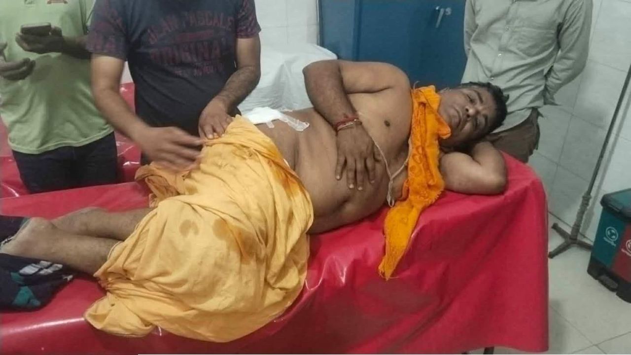 বাংলাদেশের কুমিল্লায় মন্দিরে হাতবোমা হামলা, আহত পুরোহিতসহ ৩