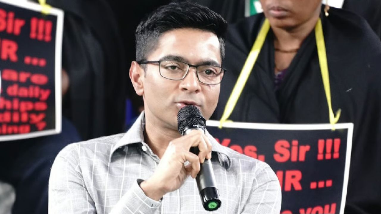  &ldquo;দিদির সুস্থতা আগে, আন্দোলনের দায়িত্ব আমাদের&rdquo;&mdash;ধর্মতলায় আবেগঘন বার্তা অভিষেকের