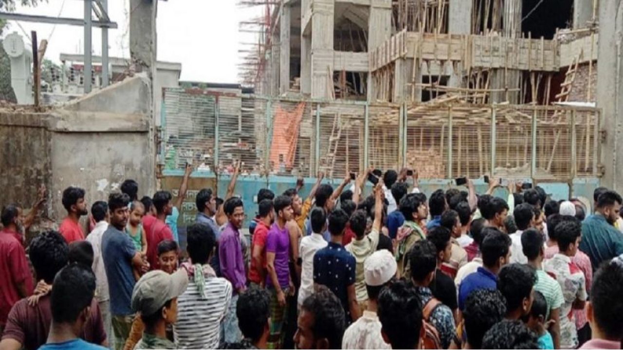 বাংলাদেশে: বিদ্যুৎস্পৃষ্ট হয়ে তিন শ্রমিকের মৃত্যু, আহত দুই
