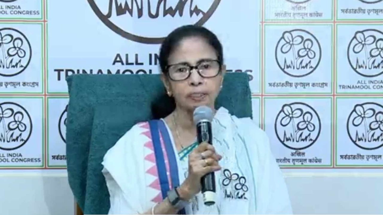লক্ষ্য ২০২৬: প্রার্থী তালিকা ঘোষণা মমতার, ‘বাংলার অস্মিতার লড়াইয়ে’ আত্মবিশ্বাসী তৃণমূল
