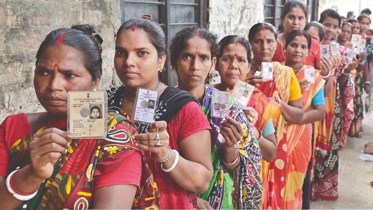 রাত ৯টায় দ্বিতীয় দফার চূড়ান্ত ভোটারতালিকা: ২৯ লক্ষের নিষ্পত্তি হলেও কত নাম বাদ?