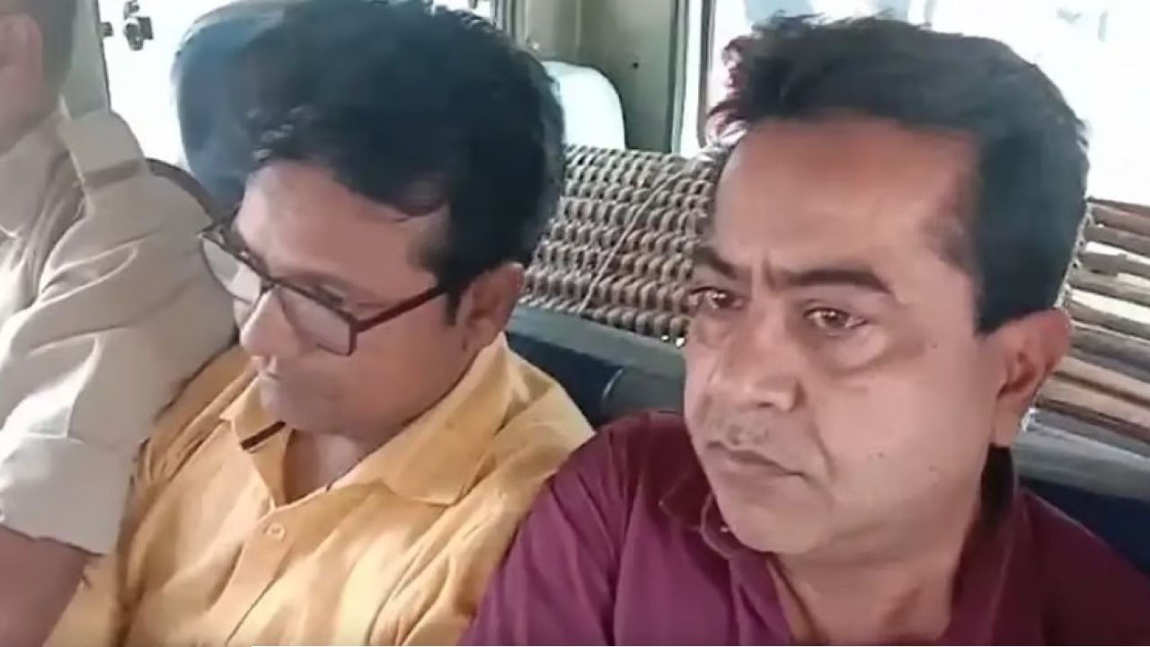 ভোটকর্মীকে মারধরে কড়া অ্যাকশন: গ্রেফতার বিডিও অফিসের ২ আধিকারিক, রিপোর্ট তলব কমিশনের