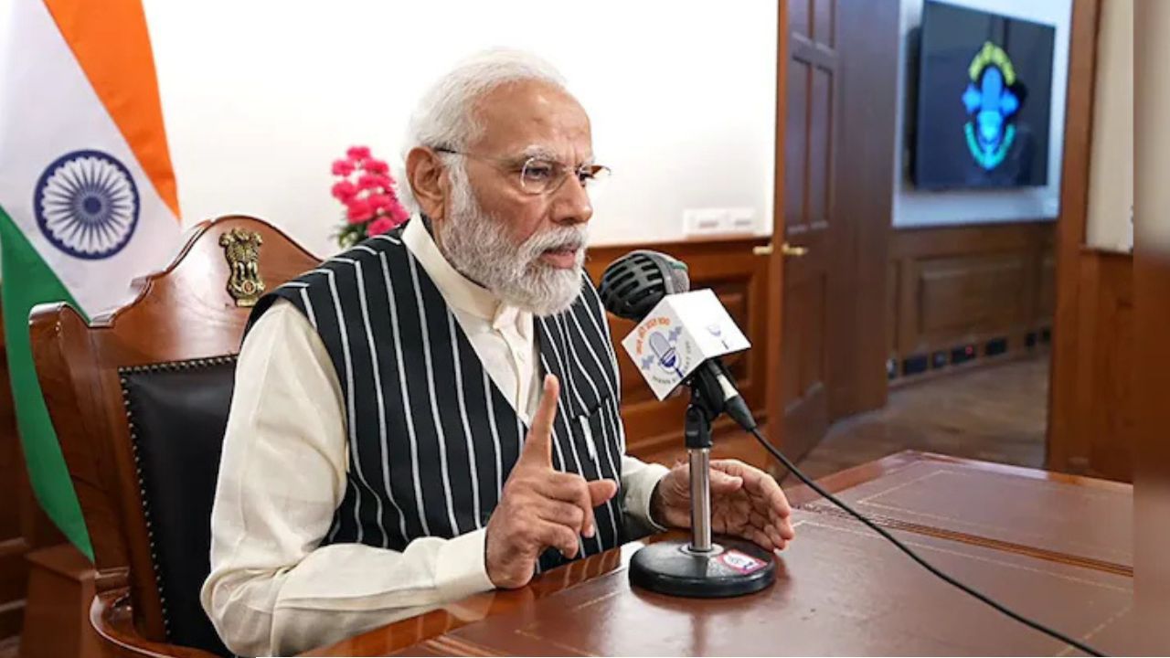 'একজোট হয়ে লড়তে হবে, ভারত জিতবেই', যুদ্ধ আবহে ১৩২-তম 'মন কি বাত'-এ দেশবাসীকে সতর্ক করলেন মোদী