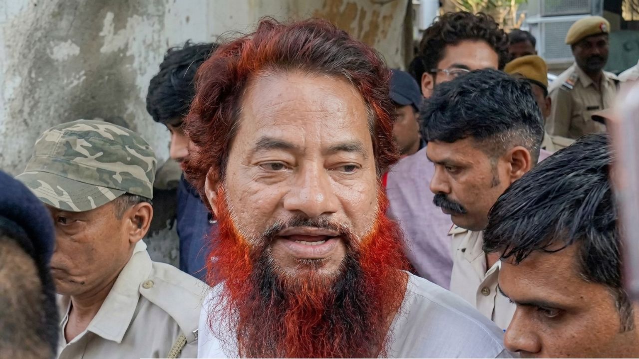 মালদহ কাণ্ড: গ্রেফতার মোথাবাড়ির ISF প্রার্থী! বিচারকদের &lsquo;বন্দি&rsquo; রাখার ঘটনায় আরও ১৭ জন শ্রীঘরে