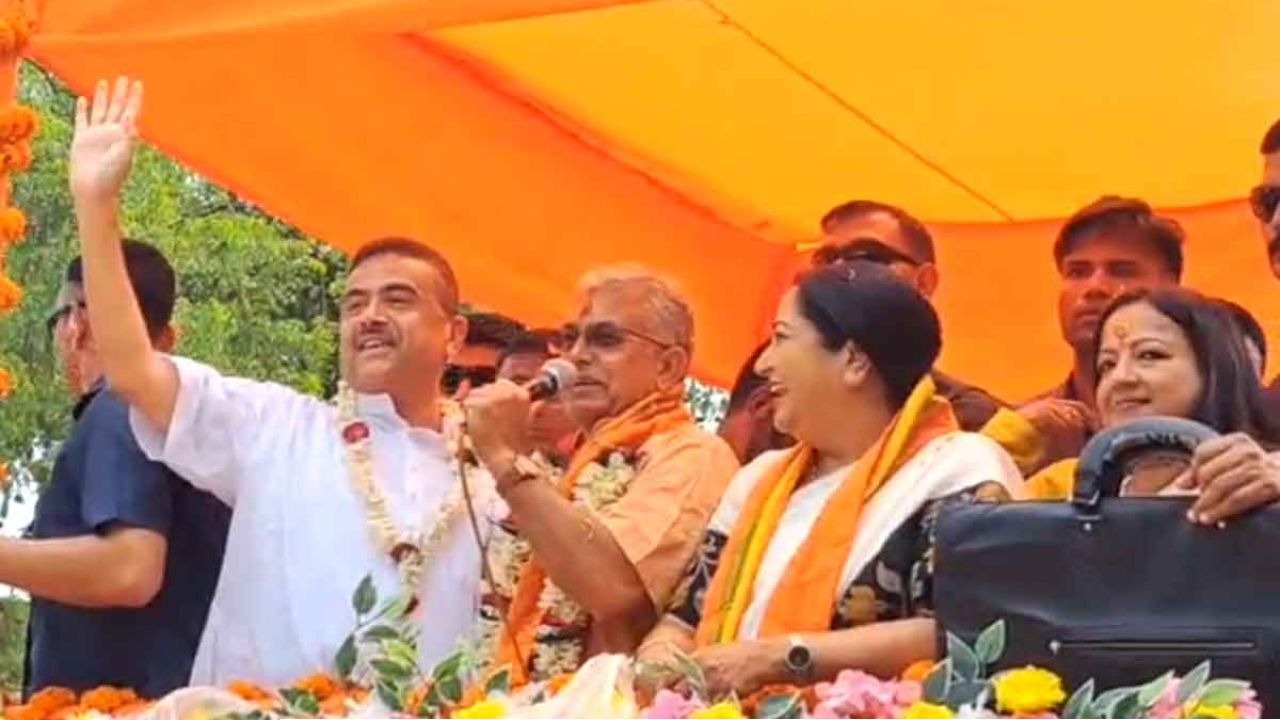 দিলীপের মনোনয়নে শুভেন্দু! পুরোনো &lsquo;আড়ি&rsquo; ভুলে এবার গলায় গলায় ভাব?