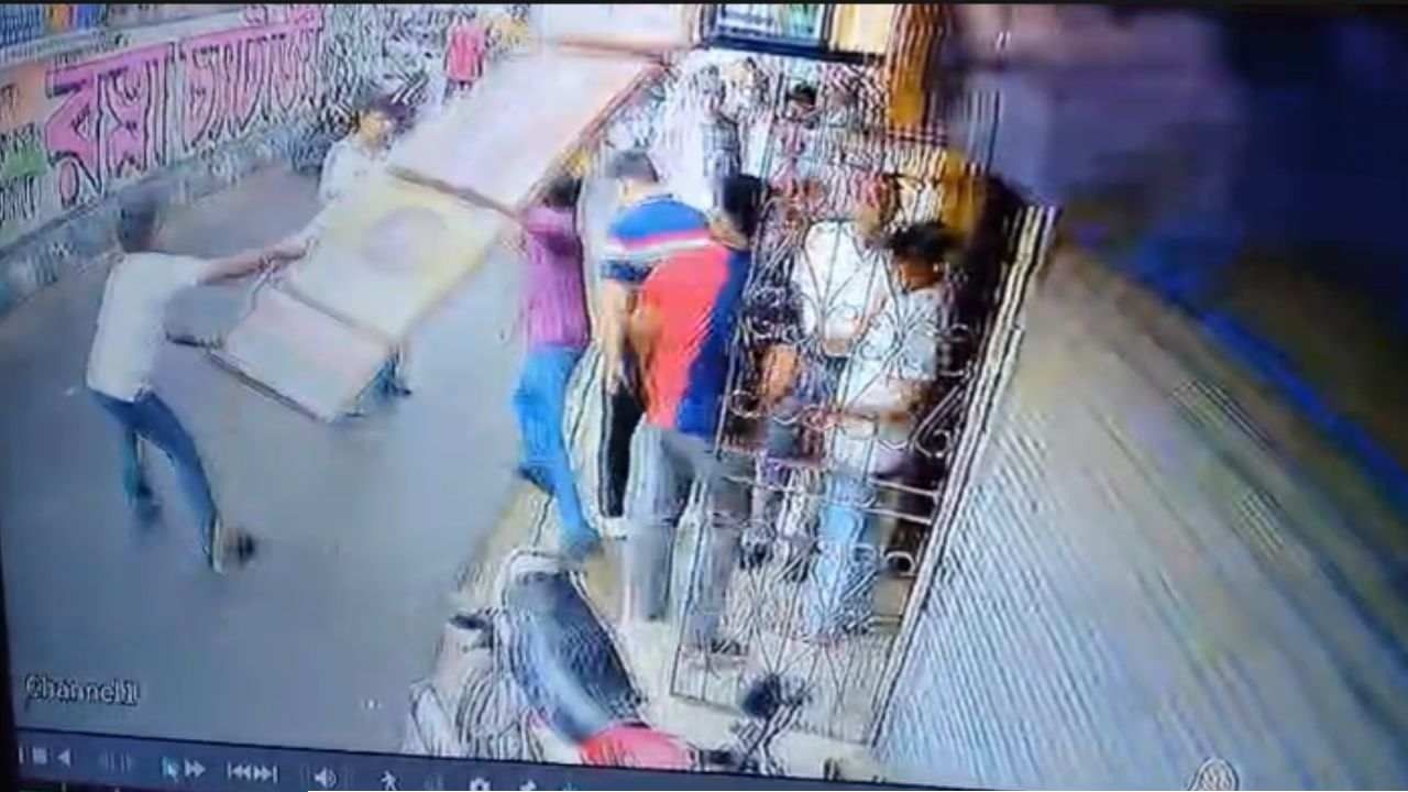 বেহালায় ধুন্ধুমার! রণক্ষেত্র পর্ণশ্রী থানা, রত্নার ‘গুন্ডাবাহিনী’র বিরুদ্ধে বিস্ফোরক অভিযোগ বিজেপির ইন্দ্রনীলের
