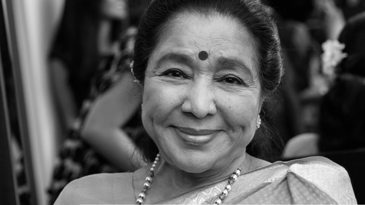 সুরলোকে চিরবিদায়: ৯২ বছর বয়সে স্তব্ধ সুরের জাদুঘর, প্রয়াত কিংবদন্তি আশা ভোঁসলে