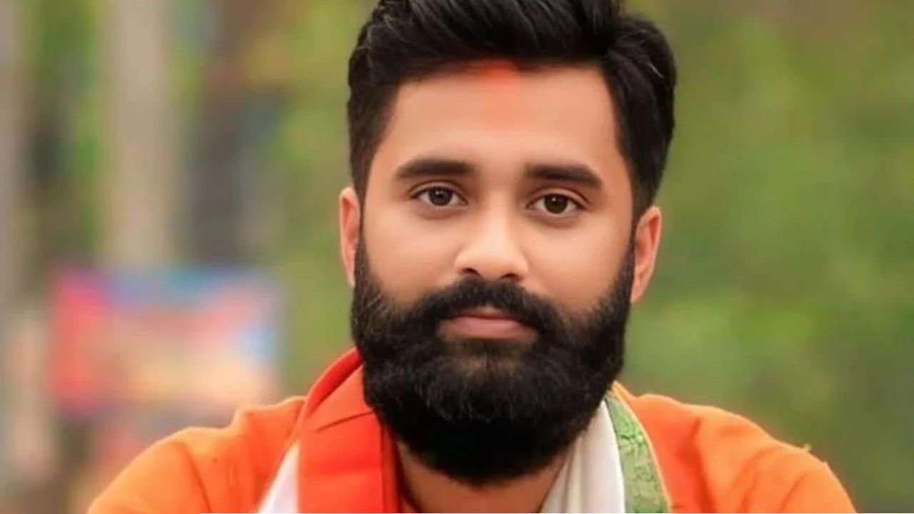 ভোটের মুখে ভাইরাল মতুয়া ঠাকুরবাড়ির বিজেপি প্রার্থীর ‘অশ্লীল’ ভিডিয়ো!