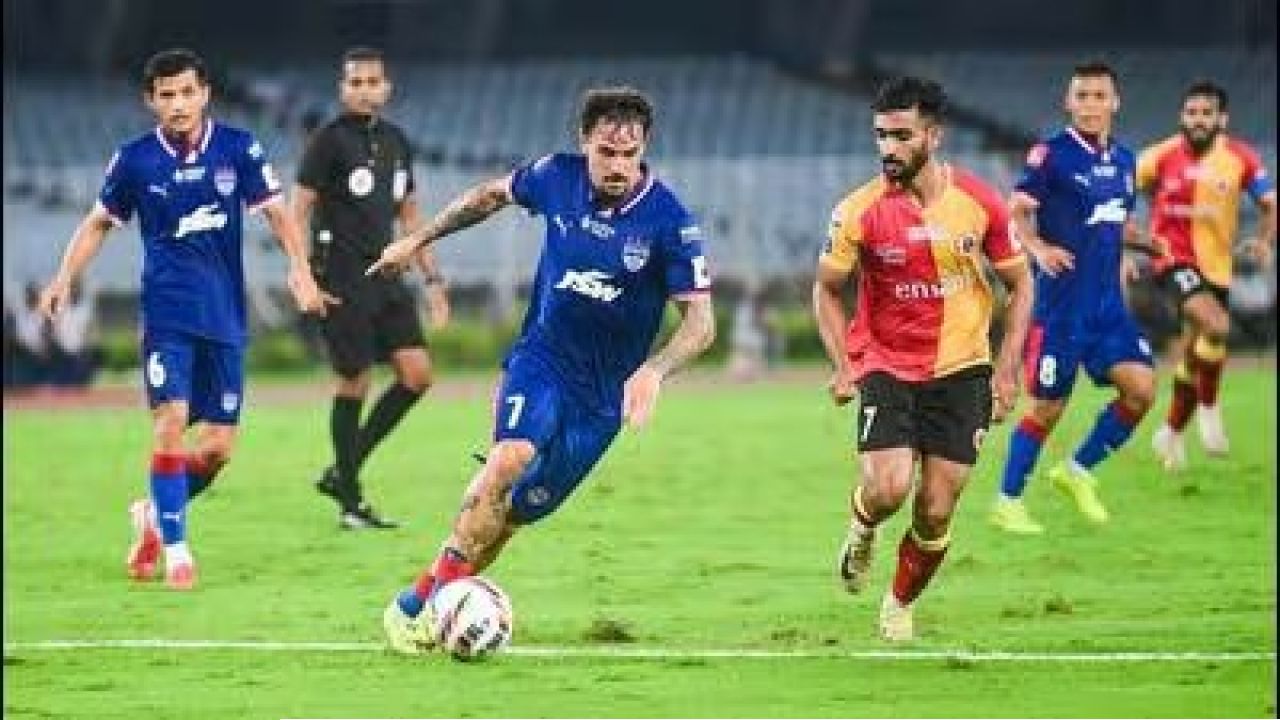 ১০ জনের ইস্টবেঙ্গলের মরিয়া লড়াই, শেষ মুহূর্তের ম্যাজিকে ড্র বেঙ্গালুরুর বিরুদ্ধে