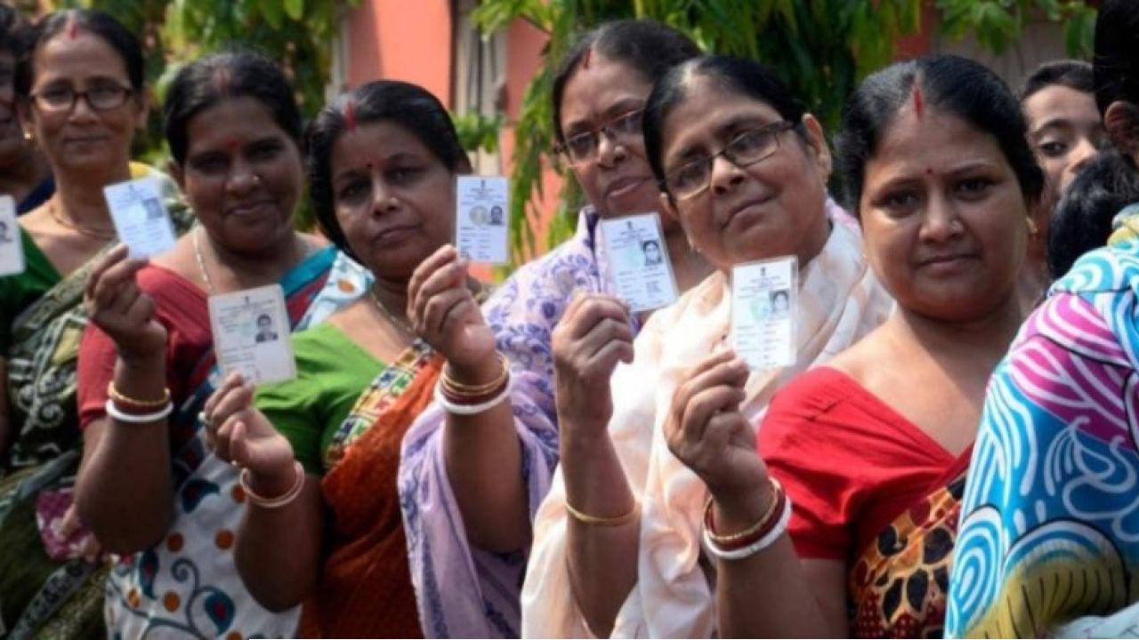 রাজ্যের ভোটারতালিকায় বড় রদবদল! ৭ লক্ষ নতুন নাম উঠলেও কেন একধাক্কায় এত কমে গেল মোট ভোটার?