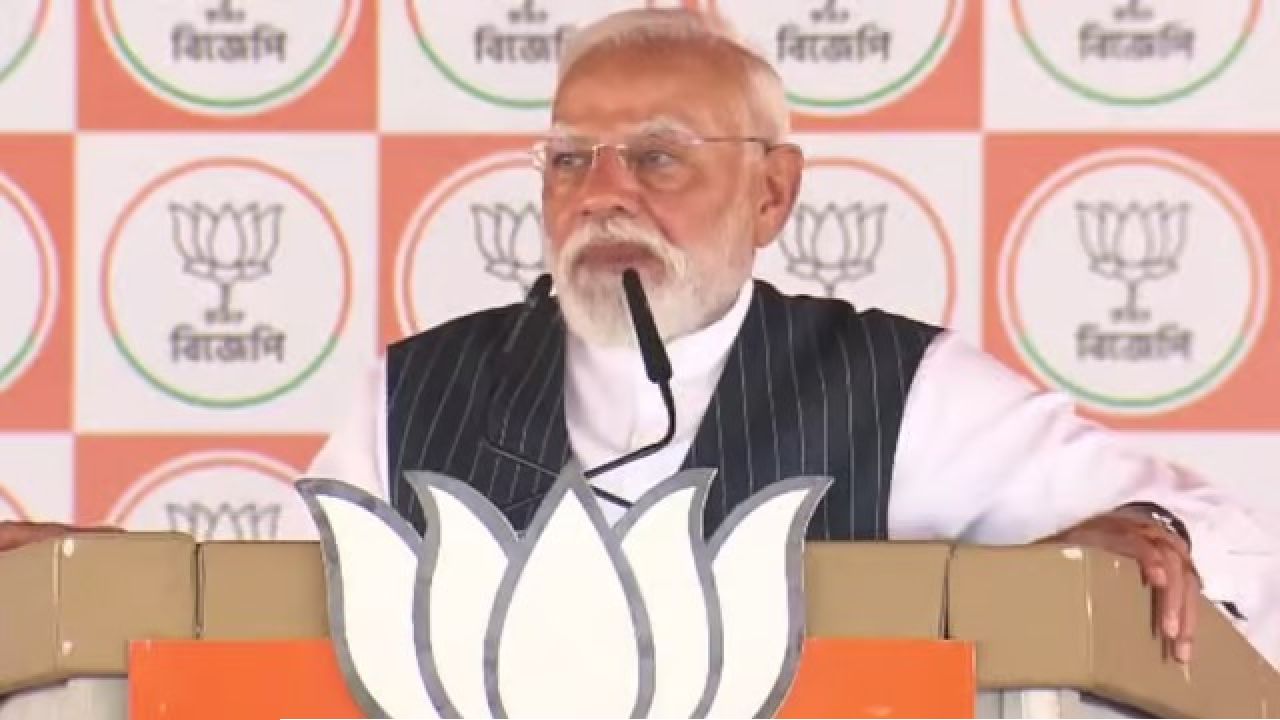মহিলা বিল ও রাষ্ট্রপতির &lsquo;অপমান&rsquo;কে হাতিয়ার করে বাঁকুড়ায় তৃণমূলকে তোপ মোদীর, পাল্টা জবাব শাসক শিবিরের