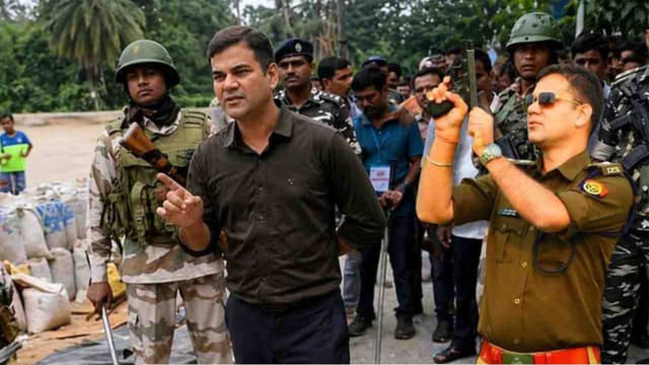সকাল থেকে অ্যাকশন মোডে ‘সিংহম’ অজয়পাল শর্মা, কনভয় নিয়ে ডায়মন্ড হারবারের বুথে বুথে পুলিশ পর্যবেক্ষক