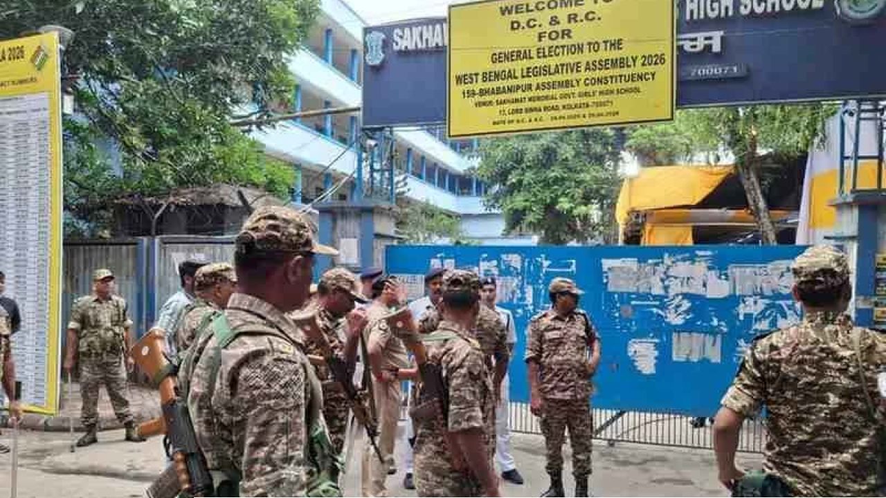 স্ট্রংরুমে নিশ্চিদ্র পাহারা: উত্তপ্ত রাতের পর শাখাওয়াতের নিরাপত্তায় এবার কেন্দ্রীয় বাহিনী