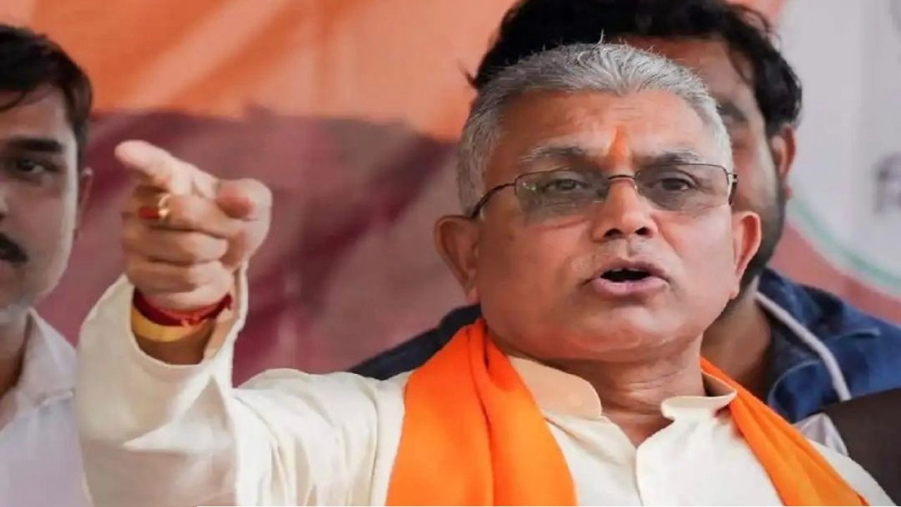 “ওরা বিরোধী হওয়া অভ্যাস করছে!” ফলাফল ঘোষণার আগেই তৃণমূলকে চরম কটাক্ষ দিলীপ ঘোষের