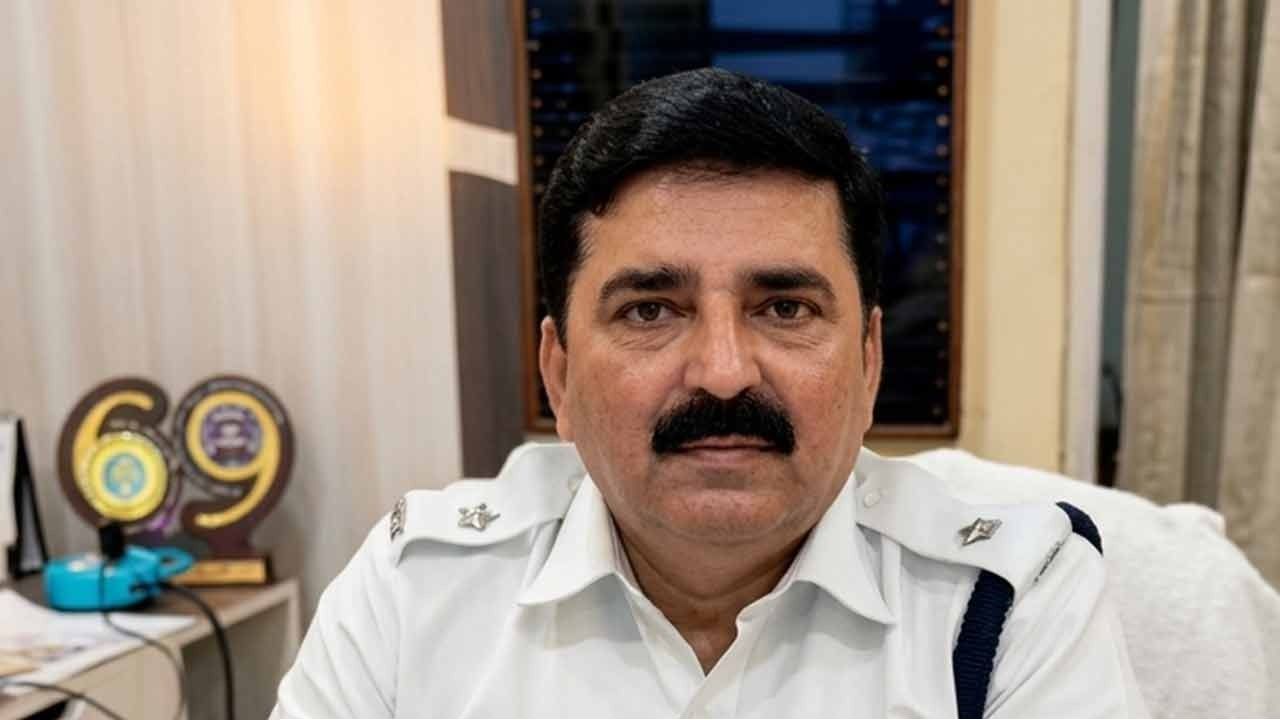 দেশ ছাড়ার ফন্দি? কলকাতা পুলিশের ডিসিপি শান্তনুর বিরুদ্ধে লুক আউট নোটিস ইডির!