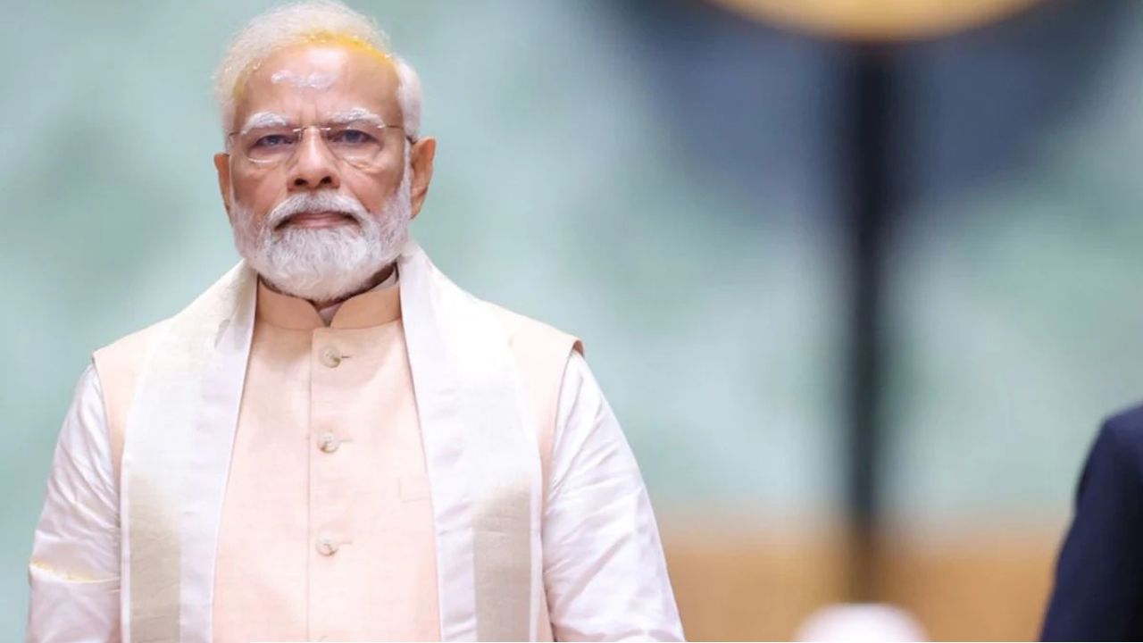 ভিআইপি সংস্কৃতিতে লাগাম! কনভয়ে কাঁচি চালালেন খোদ প্রধানমন্ত্রী, মন্ত্রীদের জন্য এবার নয়া নিয়ম?