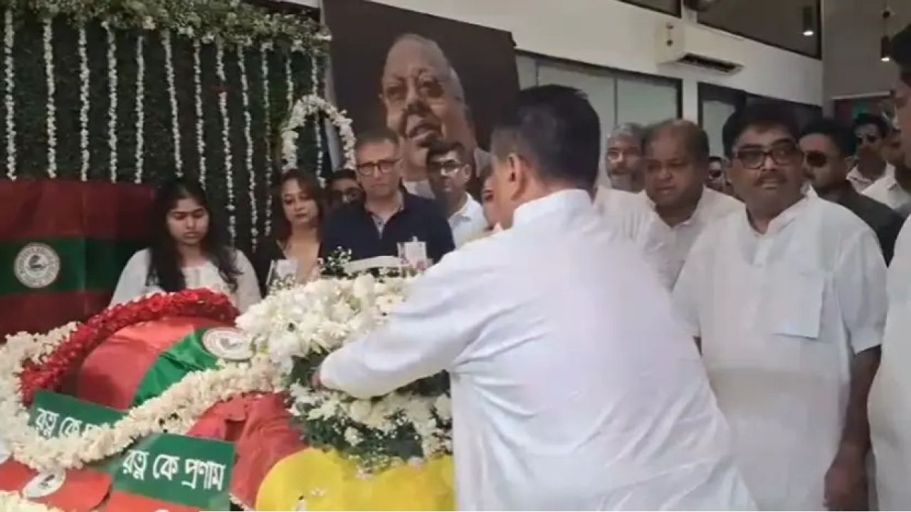 &lsquo;টুটুবাবু মানেই মোহনবাগান!&rsquo; ময়দানের মহাতারকাকে শেষ বিদায় জানিয়ে আবেগঘন মুখ্যমন্ত্রী শুভেন্দু