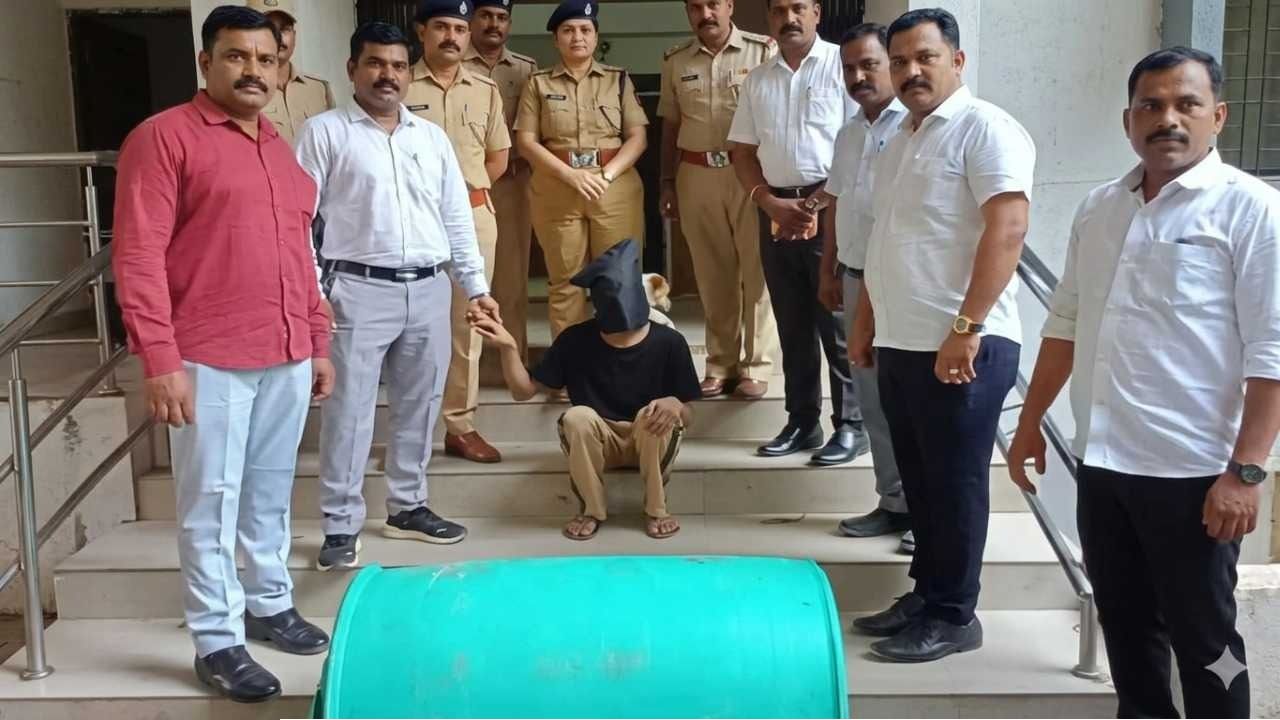 পরকীয়ার হাড়হিম পরিণতি! ইঞ্জিনিয়ার প্রেমিককে কেটে এবার সবুজ ড্রামে ভরলেন প্রেমিকা ও তাঁর স্বামী