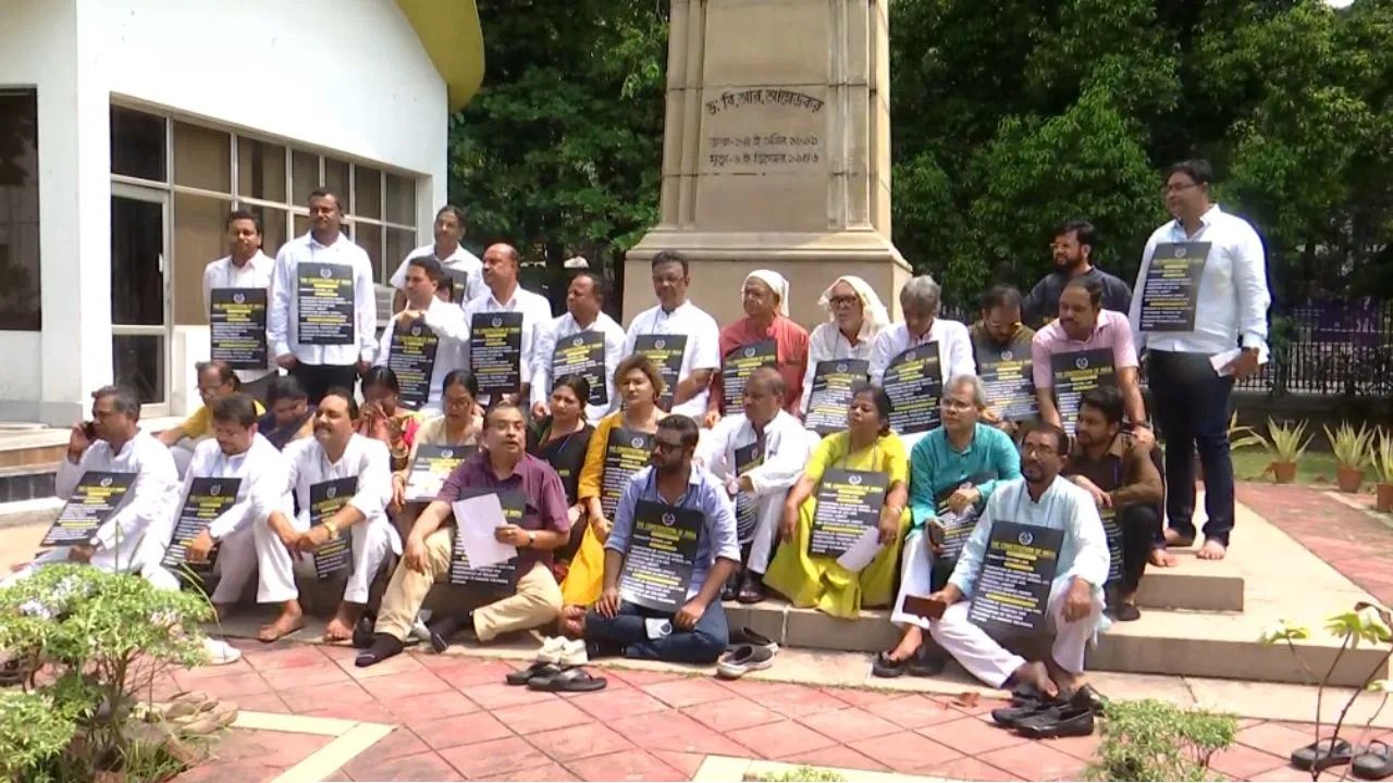 বিধানসভায় তৃণমূলের ‘ভাঙা হাট’! মাত্র আধ ঘণ্টায় শেষ প্রতিবাদ, কোথায় গায়েব অর্ধেকের বেশি বিধায়ক?