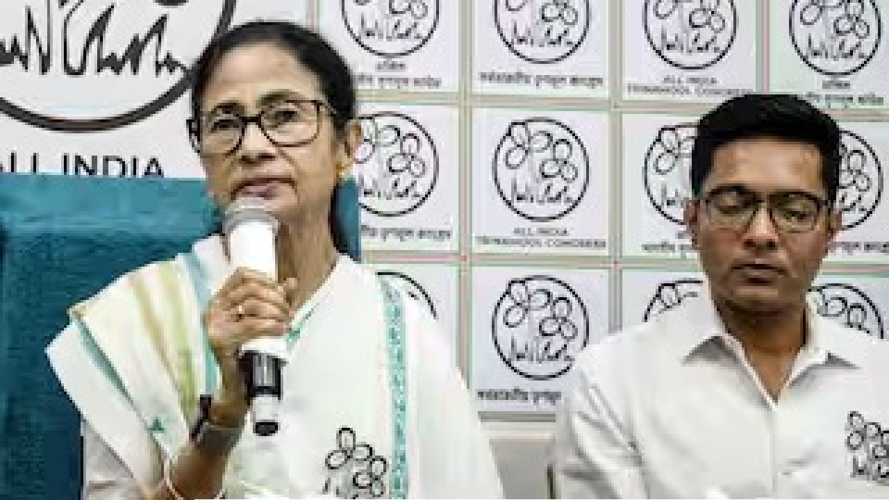 এলেন না দেবাশিস-তারক-সহ ৪০ কাউন্সিলর! ‘চাপ দিলেও কেউ পদত্যাগ করবে না’, কালীঘাটের জরুরি বৈঠকে কড়া বার্তা মমতার