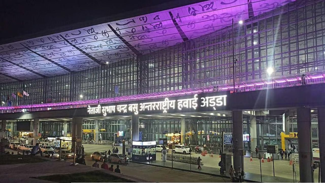 কলকাতা বিমানবন্দরে হুড়মুড়িয়ে ছিঁড়ে পড়ল লিফট! রক্তারক্তি কাণ্ড, আশঙ্কাজনক ৩ কর্মী!