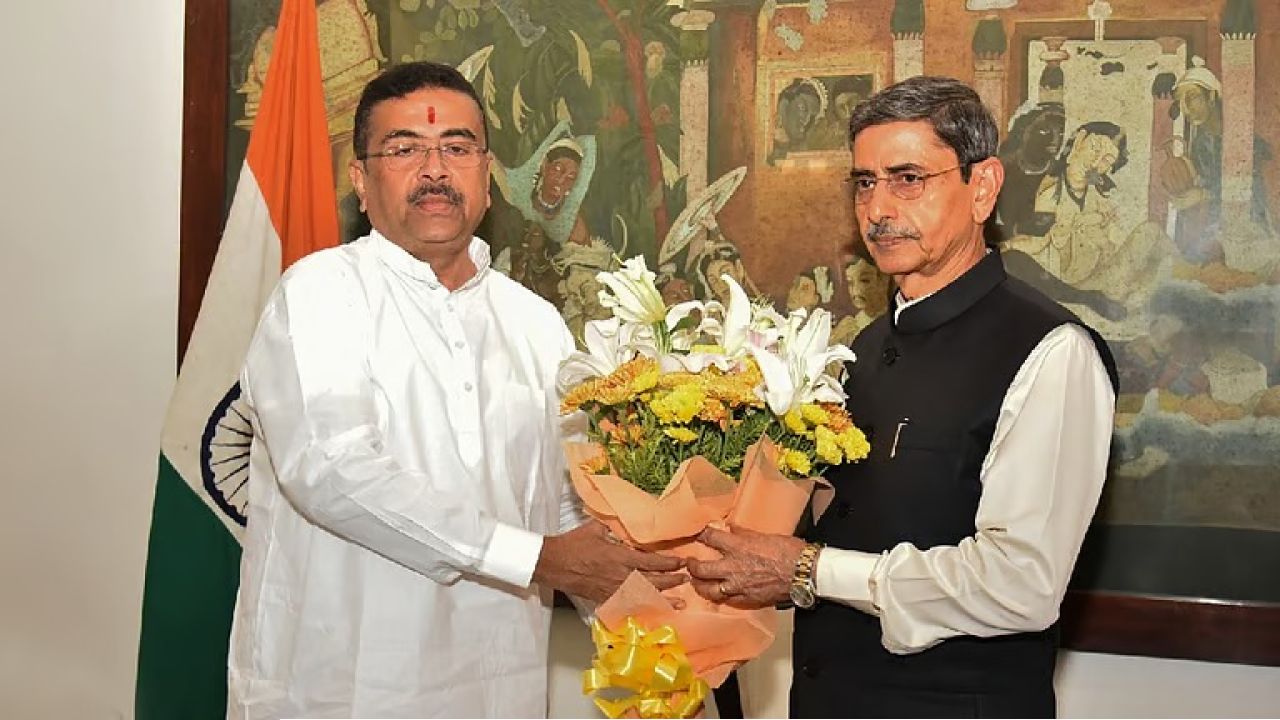 দিল্লি সফর সেরেই হঠাৎ লোকভবনে মুখ্যমন্ত্রী, রাজ্যপালের সঙ্গে একান্ত বৈঠকে জল্পনা মন্ত্রিসভার সম্প্রসারণের
