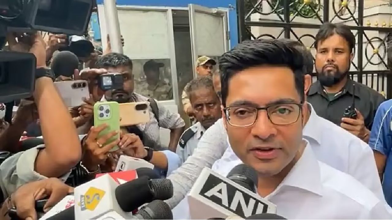 সোমবার ভবানীভবনে তলব অভিষেককে! তদন্তে সবরকম সহযোগিতার আশ্বাস সাংসদের