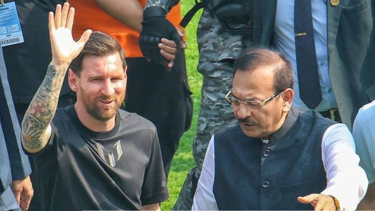 মেসিকাণ্ডে এবার গ্রেফতারির খাঁড়া! তড়িঘড়ি আদালতের দরজায় প্রাক্তন মন্ত্রী অরূপ বিশ্বাস, কোন ৫ ধারায় এফআইআর?