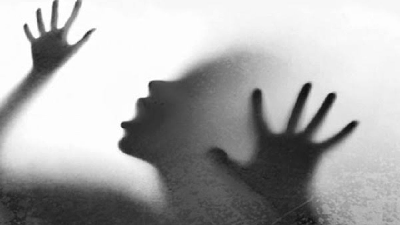 পাটের জমিতে মিলল নাবালিকার বিবস্ত্র নিথর দেহ! পরনের লেগিংস দিয়েই শ্বাসরোধ করে খুন? দিনহাটায় নারকীয় কাণ্ডে ফুঁসছে গ্রাম!