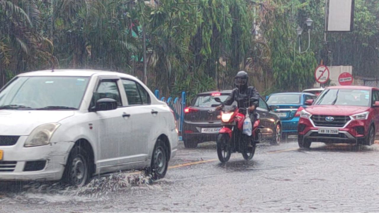 প্রাক-বর্ষার তাণ্ডবে জলমগ্ন তিলোত্তমা! কলকাতা-সহ একাধিক জেলায় কমলা সতর্কতা, আগামী মঙ্গলবার পর্যন্ত দুর্যোগের পূর্বাভাস