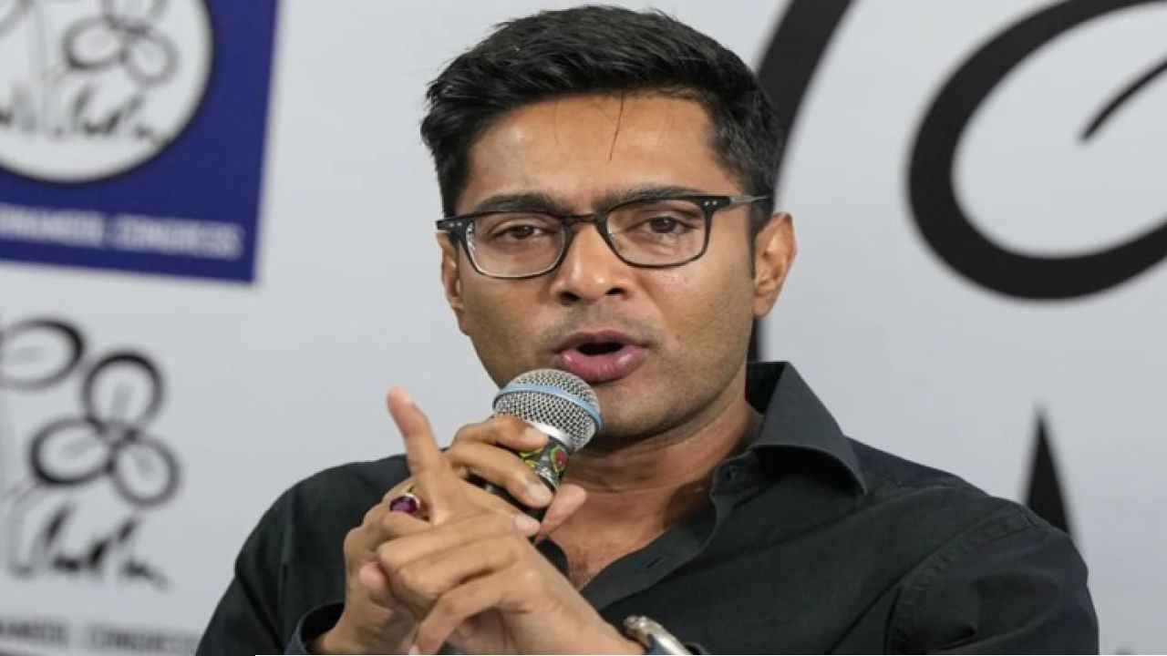 ক্ষমতা হারাতেই একের পর এক চাপ! এবার ডায়মন্ড হারবারে খোদ অভিষেকের বিরুদ্ধে এফআইআর, নেপথ্যে কোন ঘটনা?
