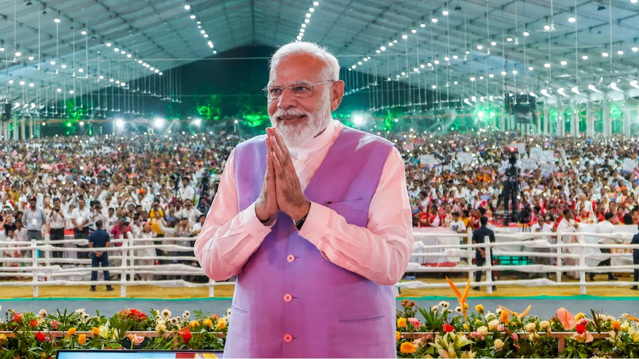  টানা তিনবার জনসমর্থন পেয়ে ক্ষমতায়, নেহরুর রেকর্ড ছুঁয়ে ইতিহাসের পাতায় নতুন অধ্যায় লিখলেন প্রধানমন্ত্রী নরেন্দ্র মোদী