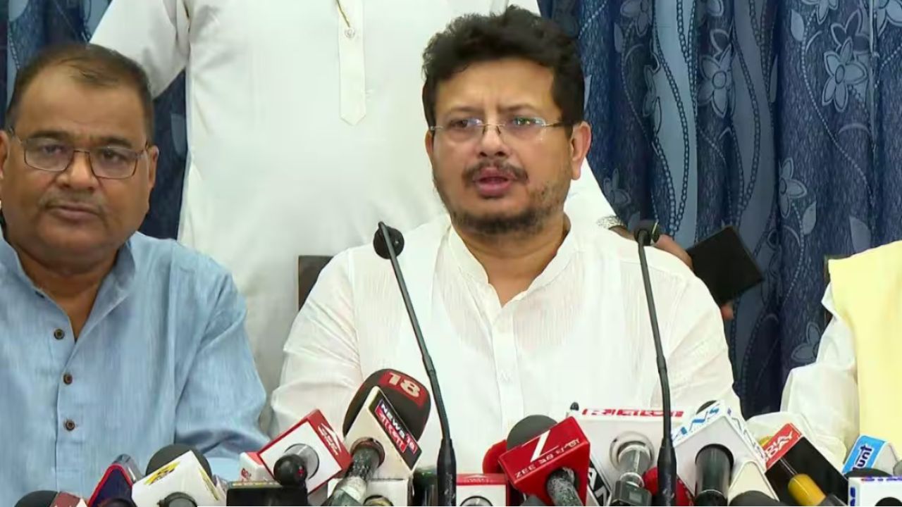 বিস্ফোরক ঋতব্রত! বিদ্রোহী শিবিরে এবার ৬৪ বিধায়ক, ‘আমরাই আসল তৃণমূল, কংগ্রেসে মিশব না’ দাবিতে চরম অস্বস্তিতে মমতা-অভিষেক!