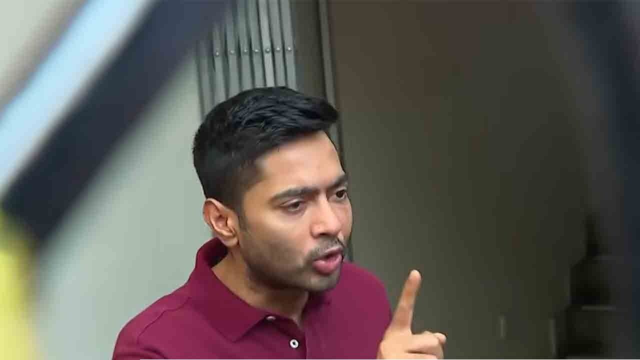 ‘কালীঘাটে ‘অপারেশন অভিষেক?’ রাতভর তল্লাশিতে চড়ল রাজনৈতিক পারদ