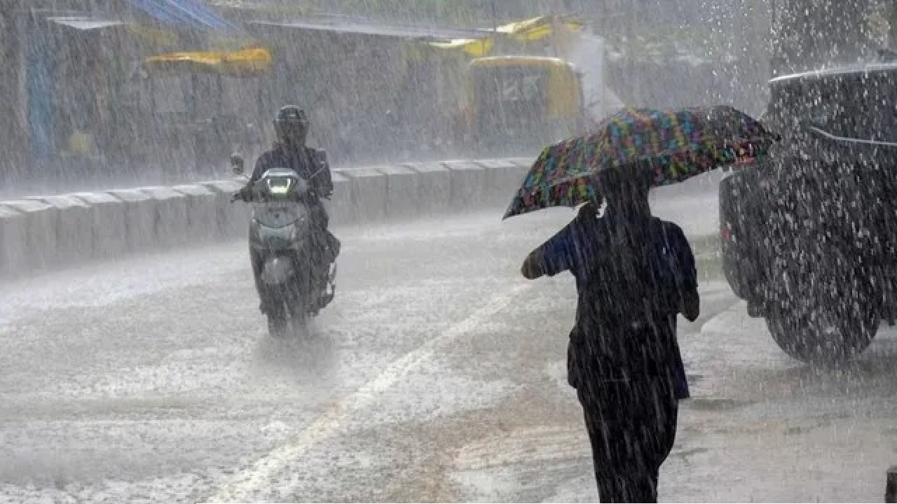 পুরুলিয়া বাদে গোটা বাংলায় বর্ষার এন্ট্রি, কোথাও কালবৈশাখীর দাপট তো কোথাও ভারী দুর্যোগের পূর্বাভাস!