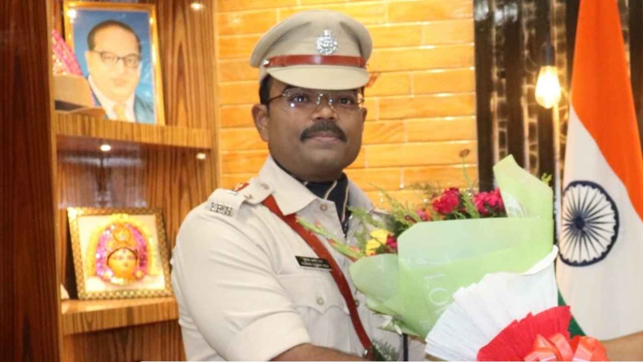 ফোন না ধরলে কড়া অ্যাকশন! নতুন পুলিশ সুপারের নজিরবিহীন নির্দেশে আমূল বদলাচ্ছে পুরুলিয়া পুলিশ!