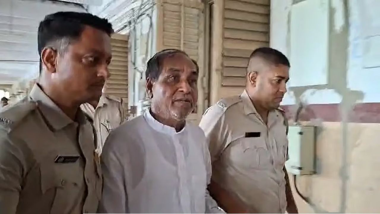 কোটি টাকার দুর্নীতির অভিযোগে গ্রেপ্তার তৃণমূল নেতা