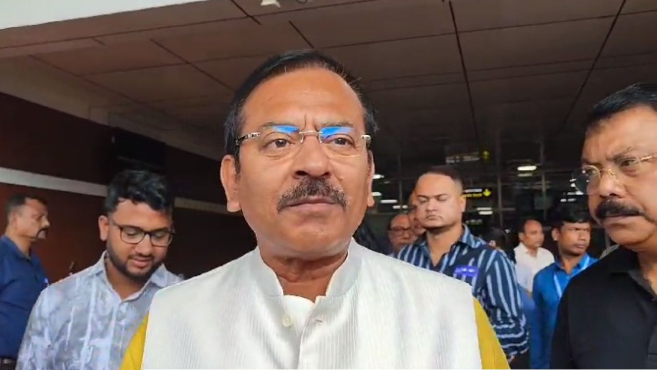 গ্রেপ্তারির মেঘ কাটিয়ে ৩ ঘণ্টা পর থানা থেকে বেরোলেন অরূপ! এবার কোন গোপন আস্তানায় প্রাক্তন মন্ত্রী?