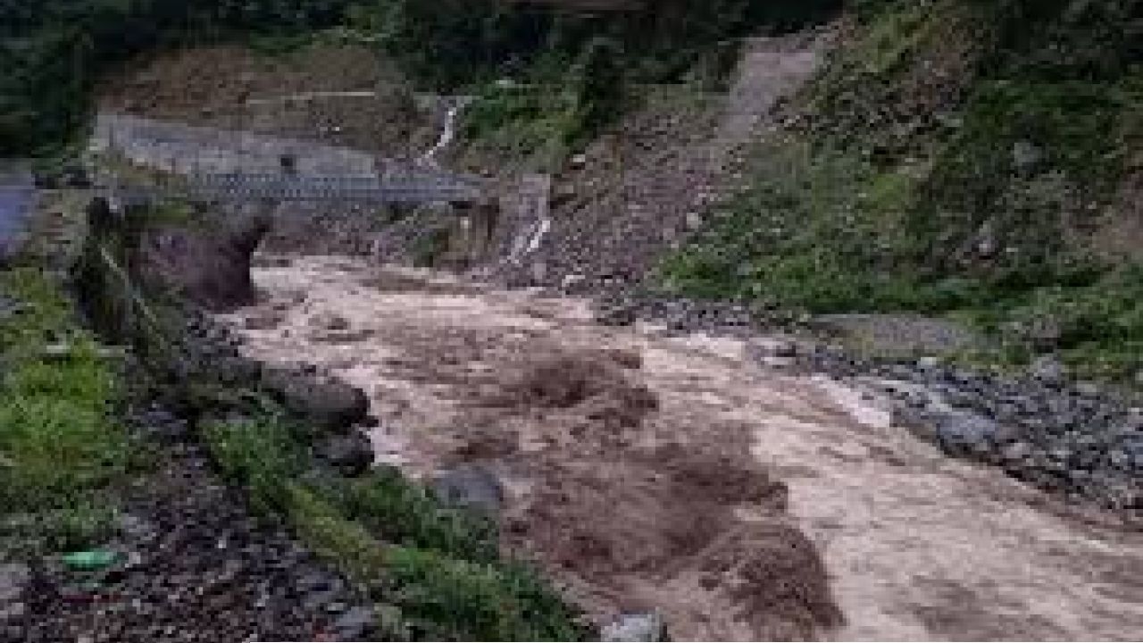  দার্জিলিং-কালিম্পংয়ে ধসের জেরে সতর্কতা, পর্যটকদের জন্য চালু হেল্পলাইন