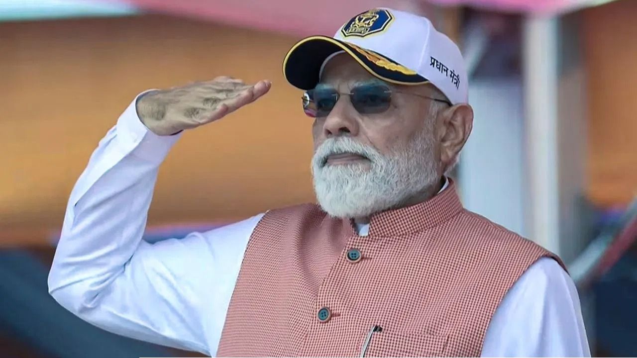 মাঝ সমুদ্র থেকেও খেল খতম শত্রুর! নৌসেনায় ব্রহ্মস-সজ্জিত ৩ নতুন যুদ্ধজাহাজ, ক্ষমতা জানলে কাঁপবে ড্রাগনও