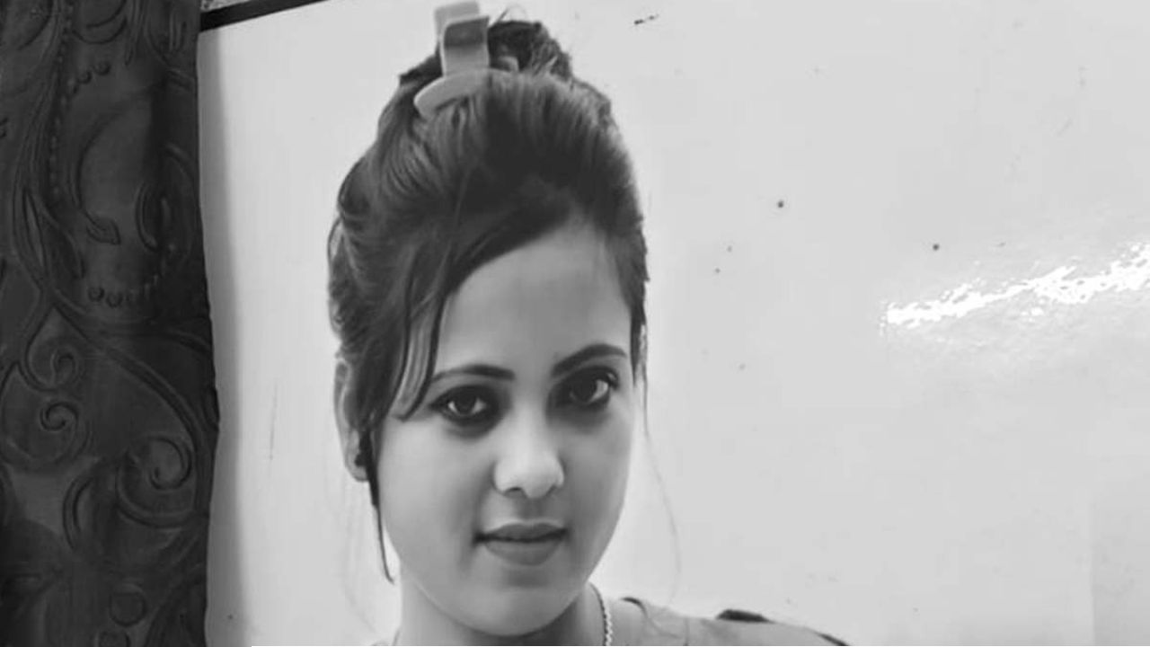 রাতভর ঝগড়ার পর সকালে রক্তাক্ত দেহ উদ্ধার, পলাতক স্বামীকে খুঁজছে পুলিশ; তদন্তে পরকীয়ার সূত্রও