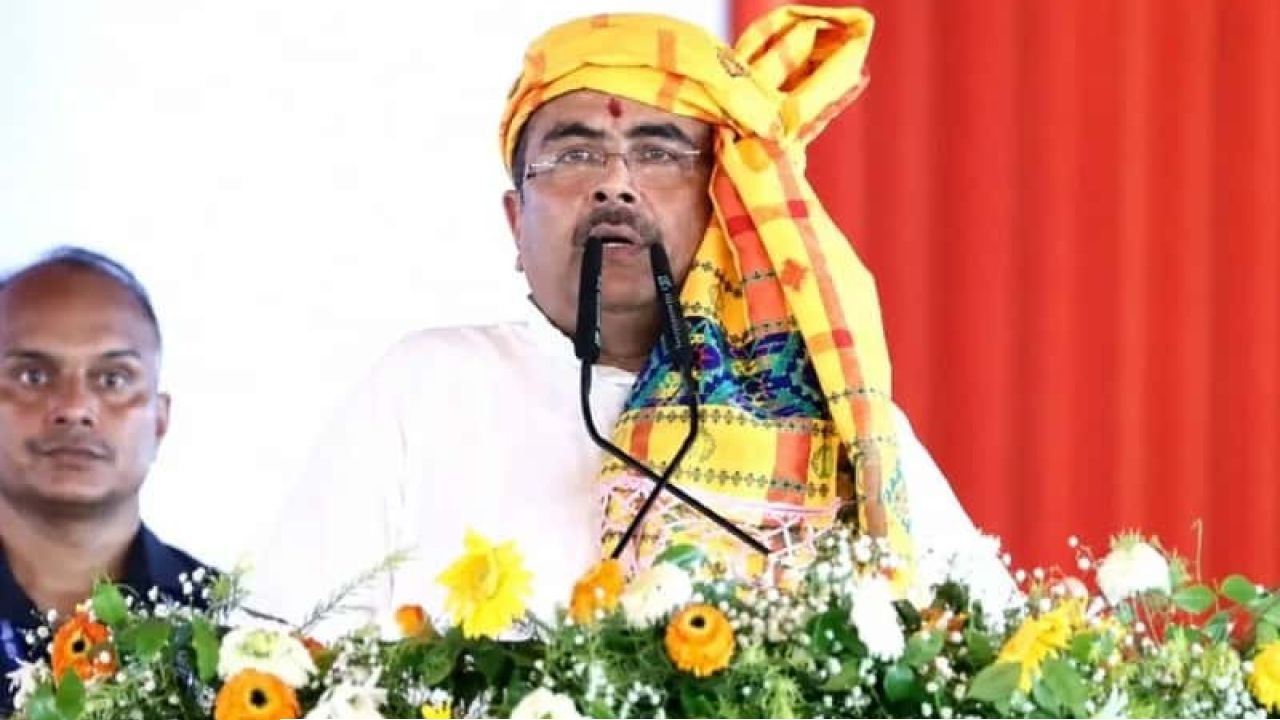 ‘ভুয়ো এসটি সার্টিফিকেট পেলেই সোজা জেল! হুল দিবসের মঞ্চ থেকে চরম হুঁশিয়ারি মুখ্যমন্ত্রী শুভেন্দুর