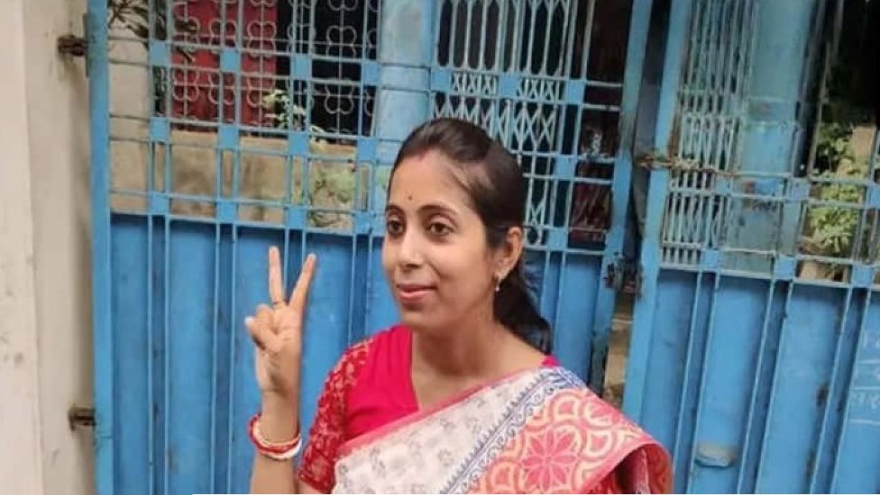  ‘টাকা দিয়ে চাকরি পেয়েছেন?’ চরম অপমান পেরিয়ে অবশেষে মুখে হাসি অনামিকার!