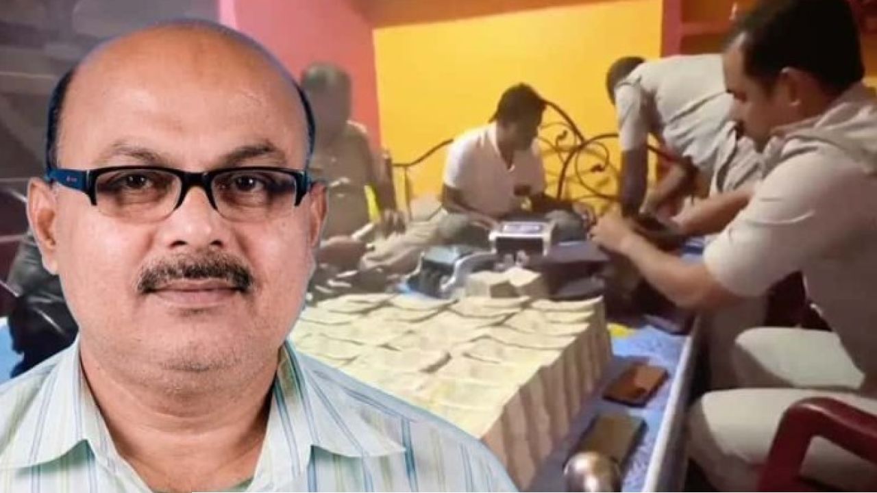 দেউচার ভিটেতে ৫০ কোটির গুপ্তধন! আলমারি খুলতেই চোখ ছানাবড়া পুলিশের, গ্রেফতার রহস্যময় মিনার ও তাঁর পুত্র