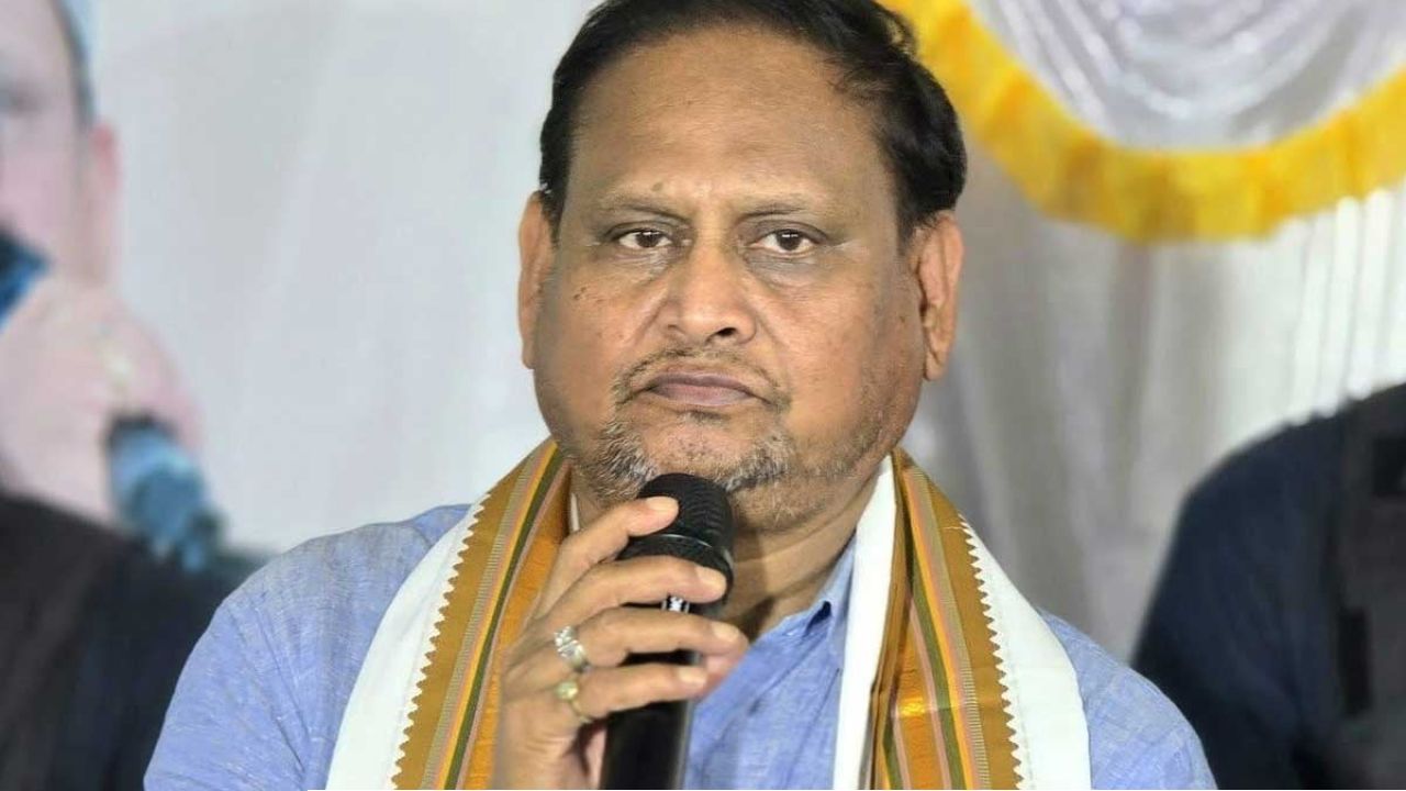 তলব এড়িয়ে ওসিকে বাবা-মা তুলে আক্রমণ হুমায়ুনের, হাজার সমর্থক নিয়ে থানায় যাওয়ার হুঁশিয়ারি