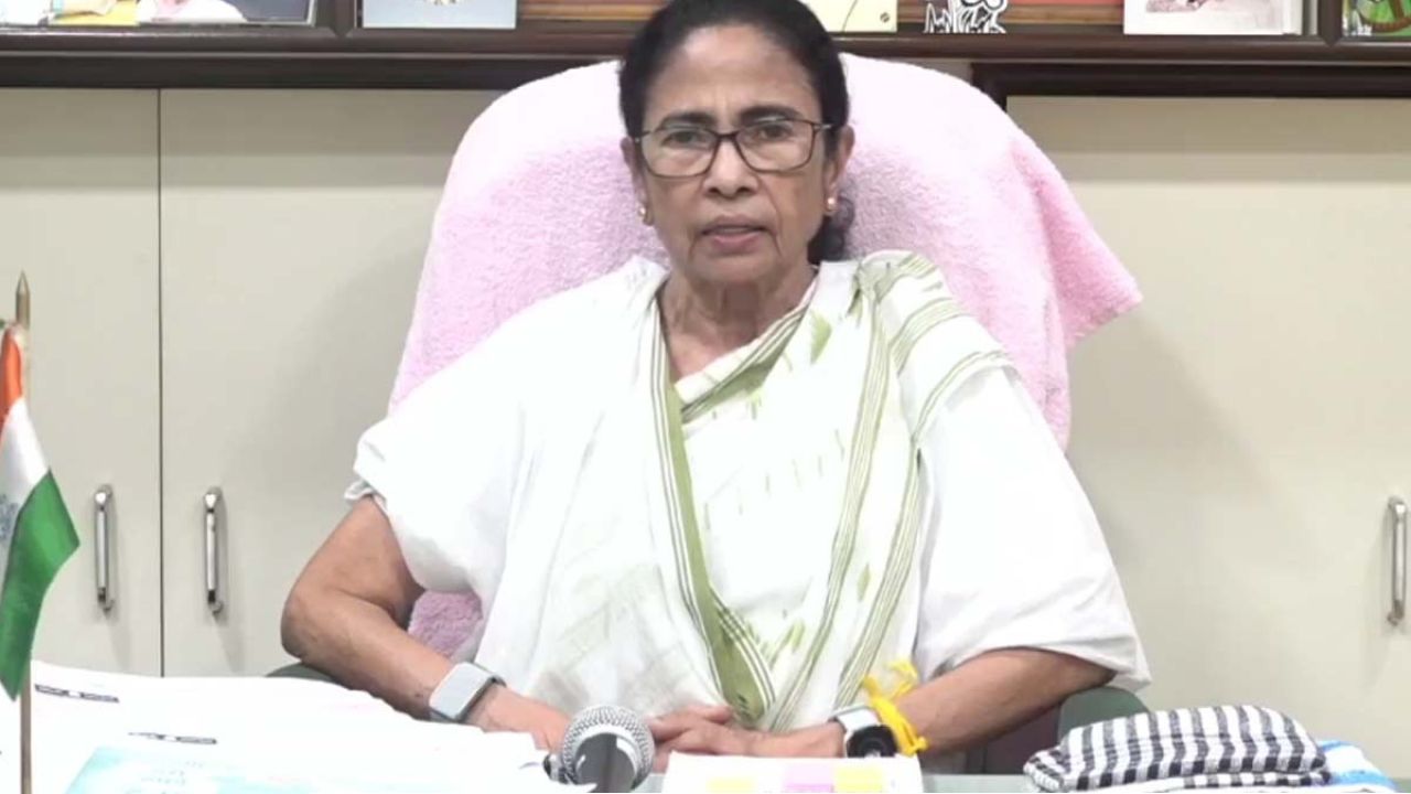 ‘২১ জুলাইয়ের আগে সিদ্ধান্ত নিন, দলকে কলুষিত করবেন না’, বিক্ষুব্ধদের উদ্দেশ্যে বার্তা মমতার 
