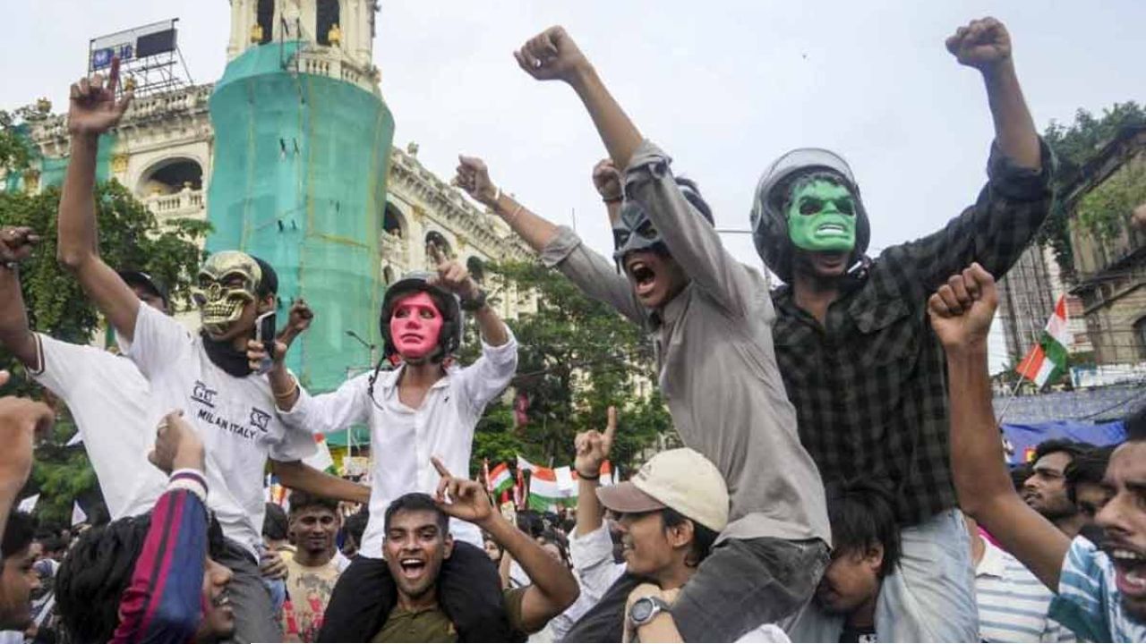 সাংবাদিকদের নিরাপত্তার দাবিতে পথে জনপ্রতিনিধিরা, ধর্মতলার ঘটনার প্রতিবাদে শনিবার বিশেষ কর্মসূচি