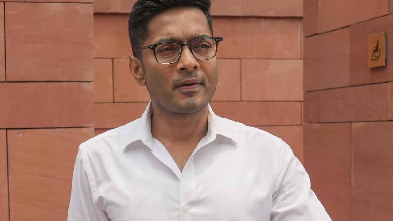 'প্রশ্নফাঁস এখন নিয়ম', মোদী সরকারকে নিশানা তৃণমূল সাংসদের; চর্চায় বাংলার পুরনো বিতর্কও 